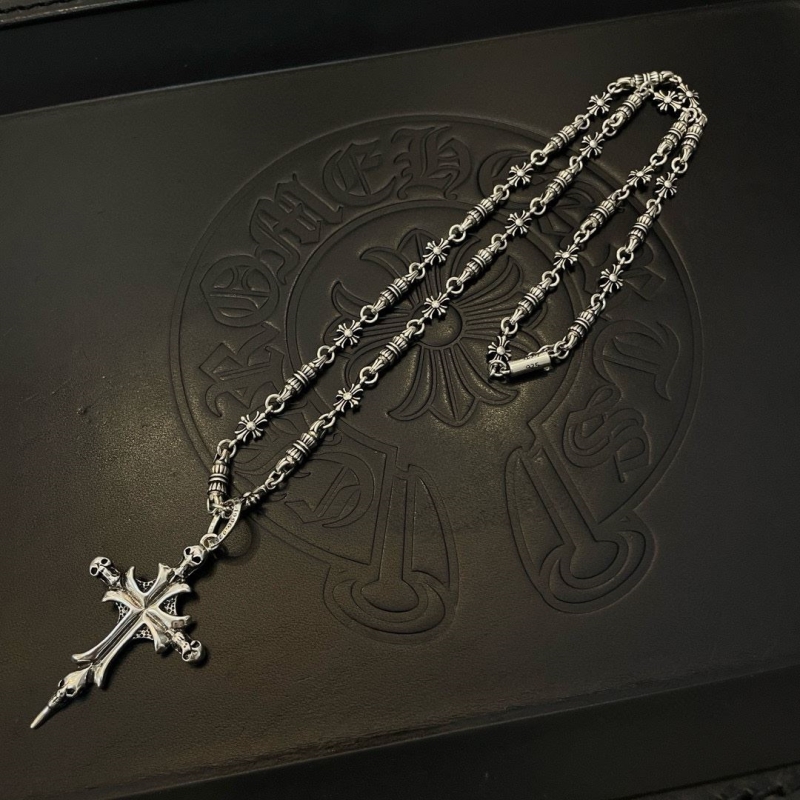 Ch*0me He**ts necklaces